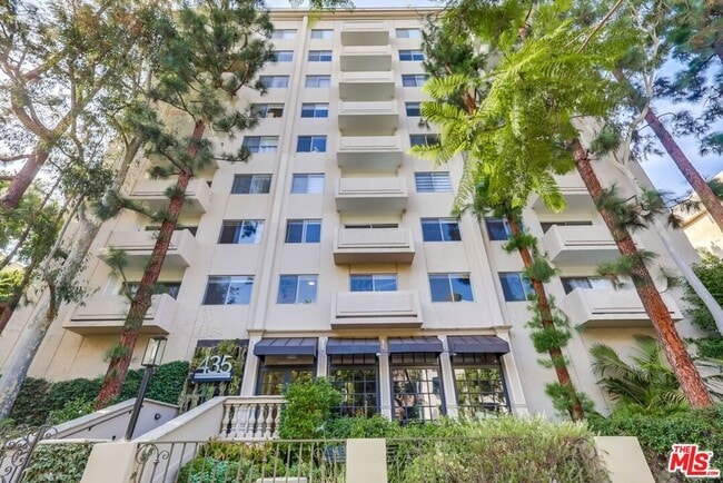 property at 435 N Oakhurst Dr