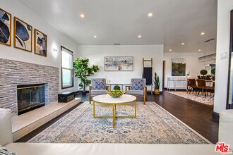 322 Croft Ave in Los Angeles, CA - Building Photo - Building Photo