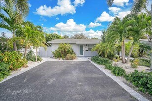 2618 NE 10th Terrace in Wilton Manors, FL - Building Photo