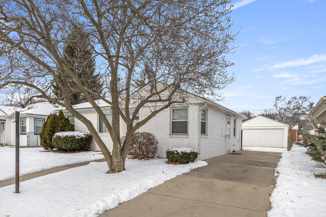 24126 Dartmouth St in Dearborn, MI - Building Photo - Building Photo