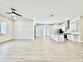 8513 Shoreham in Frisco, TX - Foto de edificio - Building Photo