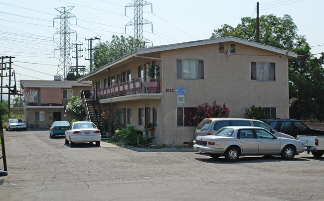 6110-6114 Vineland Ave in North Hollywood, CA - Foto de edificio - Building Photo