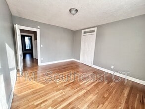 50 Montauk Ave in New London, CT - Foto de edificio - Building Photo