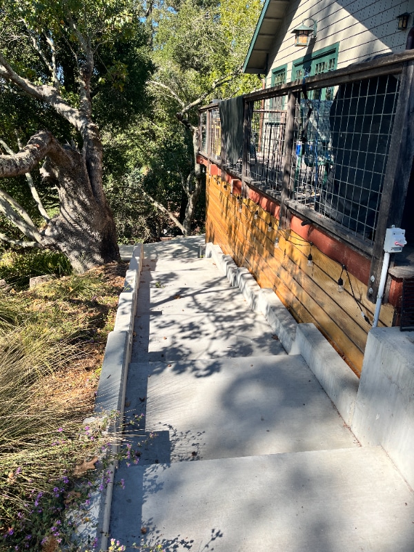 2893a Scotts Right of Way, Unit Lower in Sebastopol, CA - Foto de edificio - Building Photo