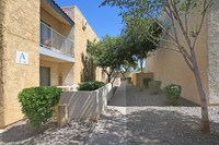 Exterior - Melrose Villas Apartments in Phoenix, Arizona