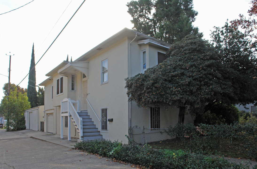 2017 10th St in Sacramento, CA - Foto de edificio