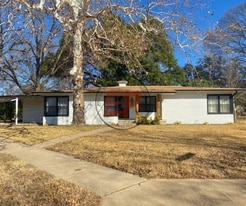 3601 E Brookview Dr in Waco, TX - Building Photo