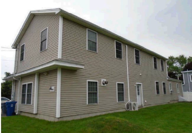 22 Hawthorne St, Unit 1