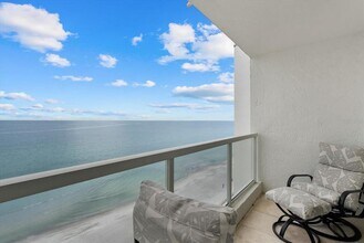 1000 Longboat Club Rd in Longboat Key, FL - Building Photo - Building Photo