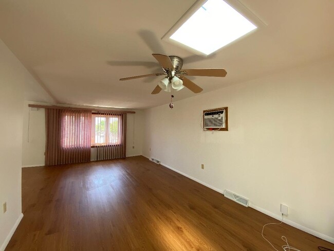 284 Wayne St, Unit 1 in Jersey City, NJ - Building Photo - Building Photo