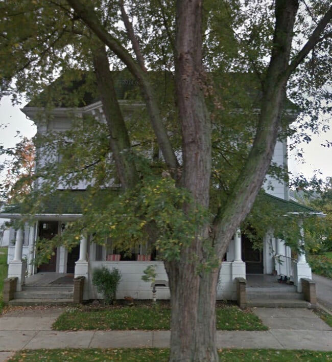 property at 347 W Hill St