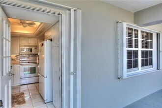 2743 Ocean Dr, Unit APT 39E in Vero Beach, FL - Building Photo - Building Photo