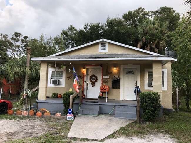 2217 E 19th Ave, Unit B in Tampa, FL - Building Photo - Building Photo