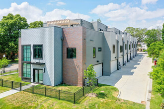 Forty9place in Omaha, NE - Foto de edificio - Building Photo