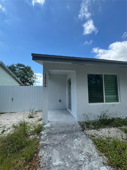 16246 SW 303rd St in Homestead, FL - Building Photo