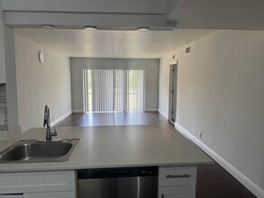 4871 Lake Aljaro Lk in Riviera Beach, FL - Building Photo - Building Photo