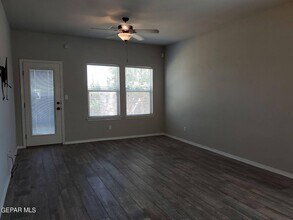 1000 Aircoupe Way in El Paso, TX - Building Photo - Building Photo