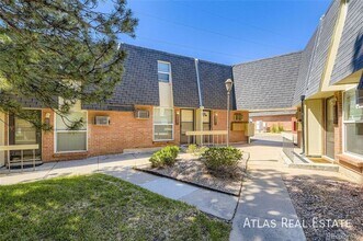 5828 S Pearl St in Centennial, CO - Building Photo - Building Photo