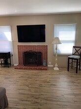 226 5th St in Seal Beach, CA - Foto de edificio - Building Photo