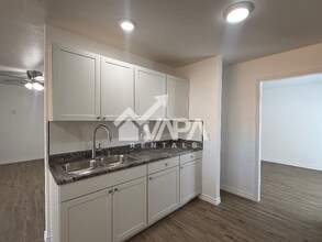 5911 Autumn Lake in San Antonio, TX - Foto de edificio - Building Photo