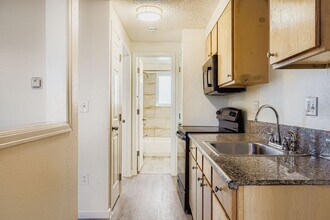 Casa Serena Apartments in Aurora, CO - Building Photo - Building Photo