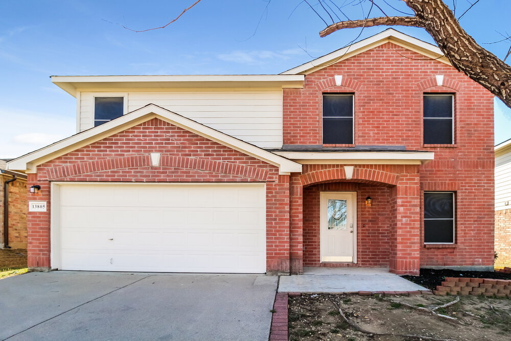 13805 Canyon Ranch Rd in Roanoke, TX - Building Photo