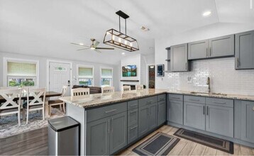 14928 Walnut Dr in Deerfield, IL - Building Photo - Building Photo