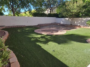 8939 Spring Peeper Ave in Las Vegas, NV - Building Photo - Building Photo