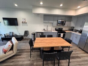 2625 Somerset Dr in Los Angeles, CA - Foto de edificio - Building Photo