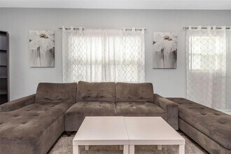 206 N Himes Ave in Tampa, FL - Foto de edificio - Building Photo