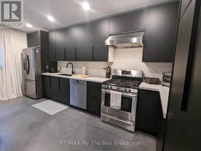 117 Glenlake Blvd in Collingwood, ON - Building Photo - Building Photo