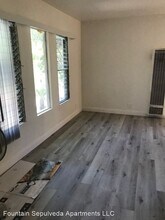 7325 Sepulveda Blvd in Los Angeles, CA - Foto de edificio - Building Photo