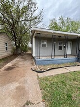 313 W Peach St in Midwest City, OK - Building Photo - Building Photo