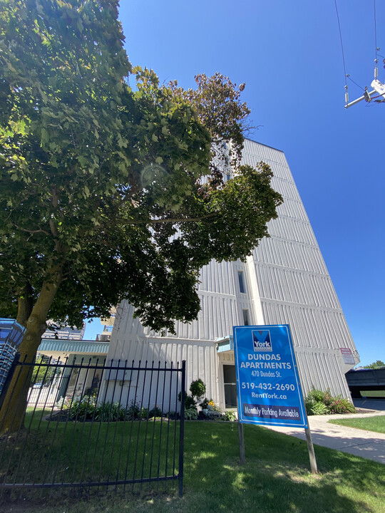 Dundas Apartments in London, ON - Building Photo