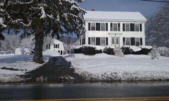 55 Haverhill Rd, Unit Apartment in Amesbury, MA - Building Photo
