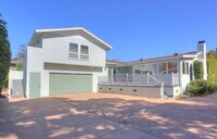 3325 Madrona Dr in Santa Barbara, CA - Building Photo - Building Photo