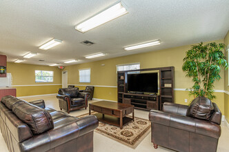 Glades Diamond 62+ Senior Living in Belle Glade, FL - Building Photo - Building Photo