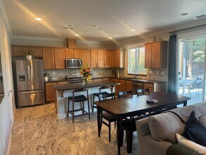 261 Joyce Dr in Vacaville, CA - Building Photo - Building Photo