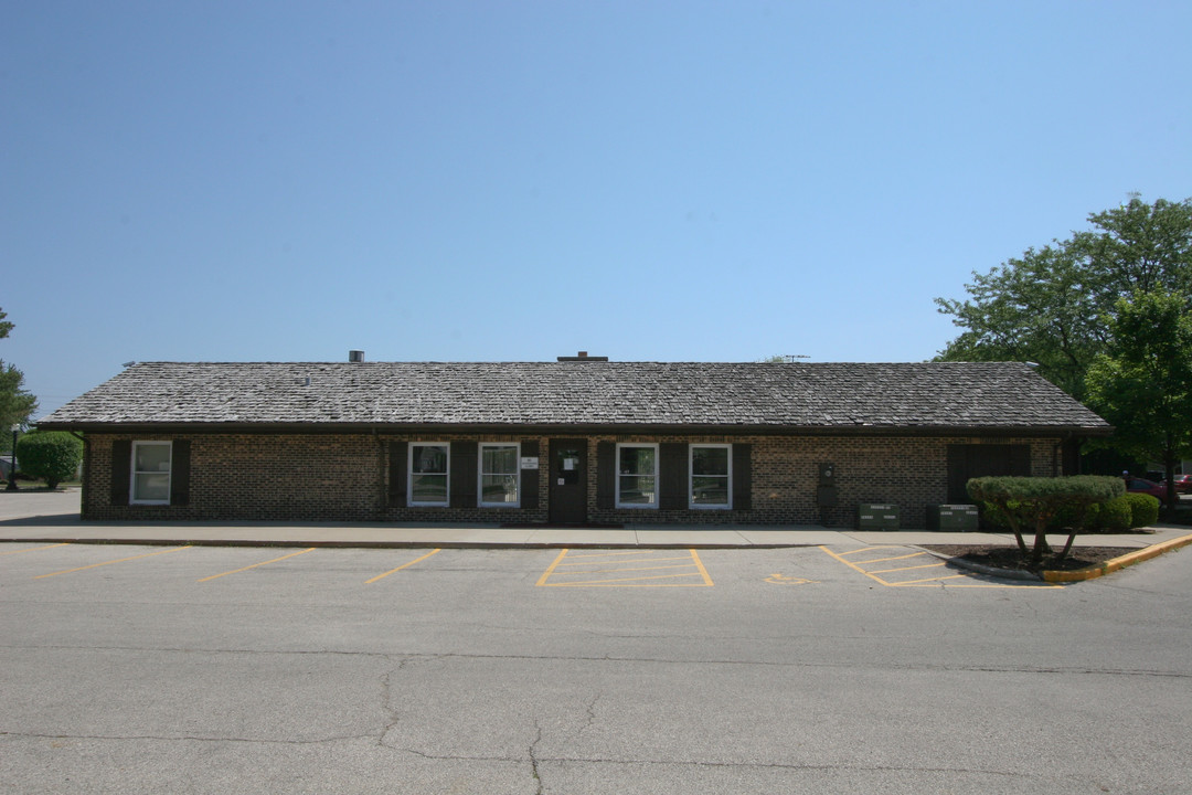 Whippletree Village in Wheeling, IL - Building Photo