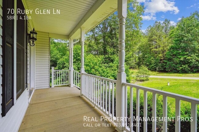 70 Ruby Glen Ln in Fredericksburg, VA - Building Photo - Building Photo
