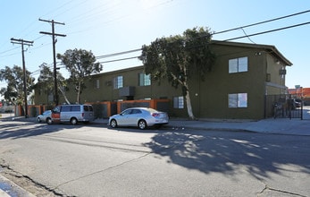 11720 Runnymede St in North Hollywood, CA - Building Photo - Building Photo