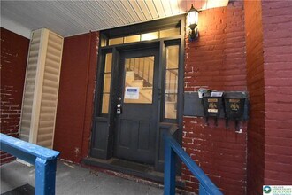 65 N 4th St in Easton, PA - Building Photo - Building Photo