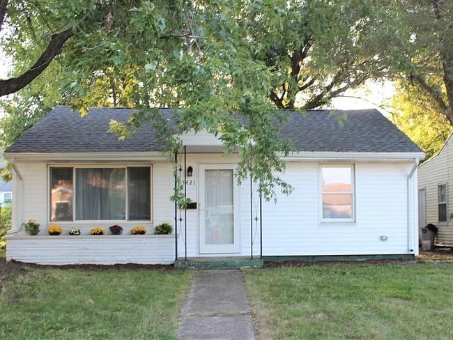 property at 1421 N Adams St