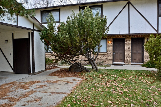 6710 Douglas St in Boise, ID - Building Photo - Building Photo