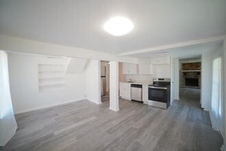 1118 Louise Dr in Tallahassee, FL - Building Photo - Building Photo