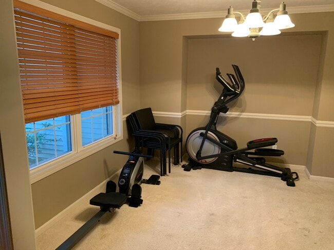 11005 N Waterton in Dunlap, IL - Foto de edificio - Building Photo