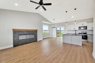 5424 W 42nd St S in Wichita, KS - Building Photo - Building Photo