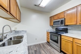Chason Ridge Apartment Homes in Fayetteville, NC - Foto de edificio - Building Photo
