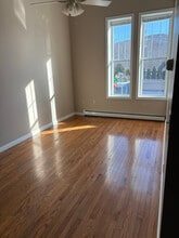 97 Main St in Berlin, NH - Foto de edificio - Building Photo