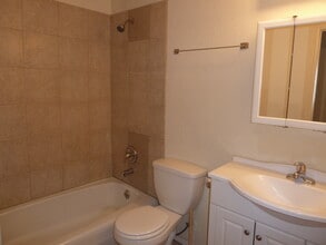 547 E 2700 S, Unit Apartment B in Salt Lake City, UT - Building Photo - Building Photo